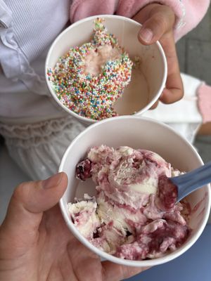 Yoghurt- amarenenkers en watermeloen met discodip.  at Ollini in The Hague