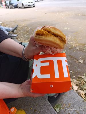Chikn Burger at BETR Burger  in Hamburg