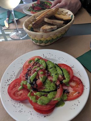 Homegrown tomatoes with avocado and balsamic at Tapaste in Tenerife