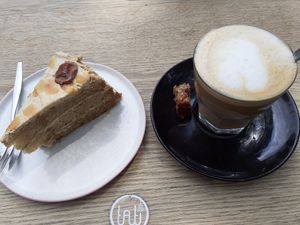 Banana cake and latte at Tati in Nijmegen