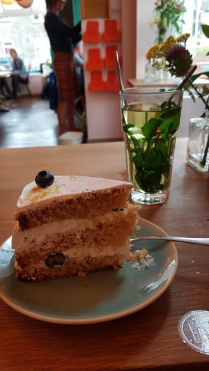 Taart met thee at Tati in Nijmegen