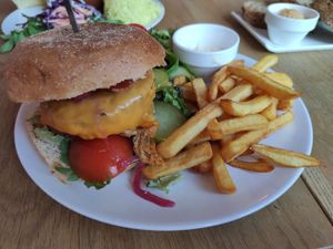 Vegan Big Tasty met frietjes at Tati in Nijmegen