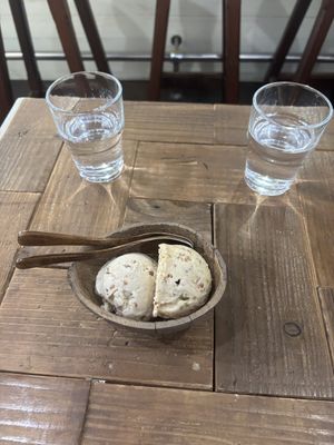   at Coconut Glen's Kitahama -ココナッツグレン 北浜店 - ハワイ発ココナッツアイス in Osaka