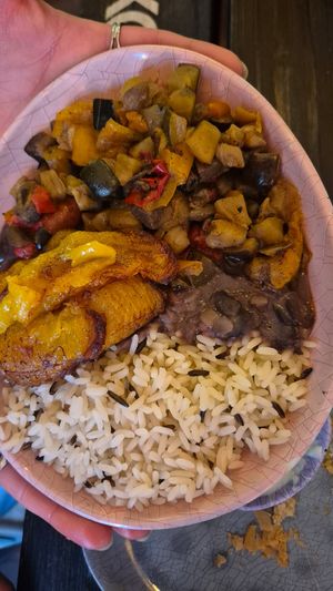 Vegan bowl at Hallo Arepa & Bowls in Munich