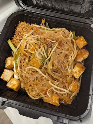 Vegan pad thai with tofu at A Taste of Thai Cuisine in Reno