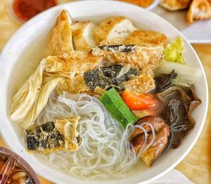 Vegan bee hoon Yong Tau Foo at Vege Yong Tau Foo - 美味園釀豆腐 in Kuching
