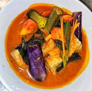 Vegan veggies curry at Vege Yong Tau Foo - 美味園釀豆腐 in Kuching