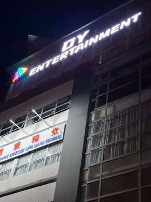 It's in this building at Vege Yong Tau Foo - 美味園釀豆腐 in Kuching