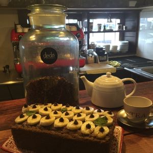 Vegan desserts are delicious, like this Choco Banana dessert.   A great variety of teas are
also available. at Dodo Bon Pan Cafe in Panama City