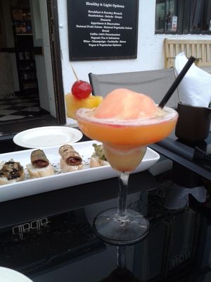 vegan montaditos and cocktails at Dodo Bon Pan Cafe in Panama City