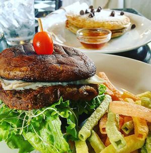 Portobello Vegan Burger at Dodo Bon Pan Cafe in Panama City