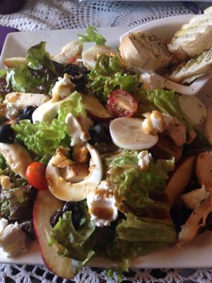 Delicious and healthy salads at Dodo Bon Pan Cafe in Panama City