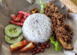 Vegan BBQ Fish rice at Yumi Homemade - 如意素食 in Kuching