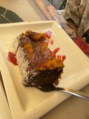 tarta de zanahoria y chocolate vegana  at Cafe Atelier in Salamanca