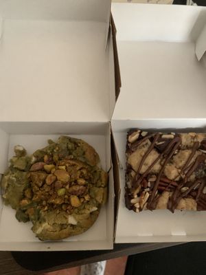 Cookie pistache & Browkie   at Land & Monkeys in Aix-en-provence