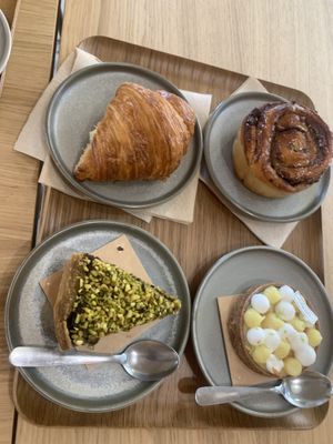 Formule brunch part 2 (viennoiseries et dessert sucré )  at Land & Monkeys in Aix-en-provence
