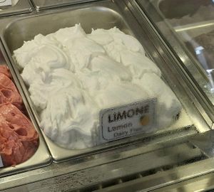 Lemon at Gelateria Peschiera in Peschiera Del Garda