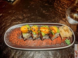 AVO NO SALMON
avocado, salmon, black and white sesame, slightly spicy mayonnaise, Linfa’s teriyaki sauce at Linfa da Visionnaire - Piazza Cavour in Milan