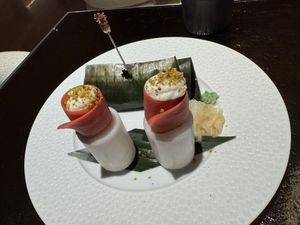 Gunkan di tonno e uramaki tropical  at Linfa da Visionnaire - Piazza Cavour in Milan