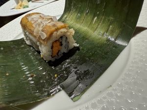 Uramaki tropical: Esplosione di sapore  at Linfa da Visionnaire - Piazza Cavour in Milan