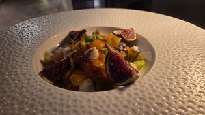 Tomato and fig salad at Linfa da Visionnaire - Piazza Cavour in Milan