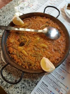  at Antigua Taberna de Las Escobas de 1386 in Sevilla