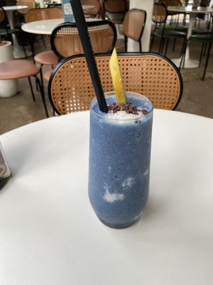 “Coconut Cloud” (banana, cocoa nibs, coconut meat, dates, blue spirulina, oatmilk)  at Zenith Cafe in Ao Nang