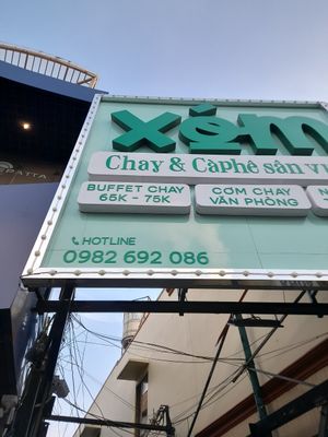 Information on the signs at Xóm • Chay & cà phê in Ho Chi Minh City