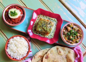 Triologia de pratos quentes - Hot mezze at House of Wonders in Cascais