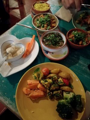 hot vegan options of the day with some stuff from the colds buffet at House of Wonders in Cascais