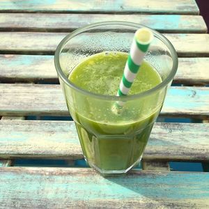 Suco verde laranja espinafre gengibre  at House of Wonders in Cascais