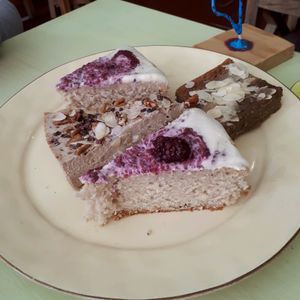 assortiment de pâtisseries Vegans  at House of Wonders in Cascais