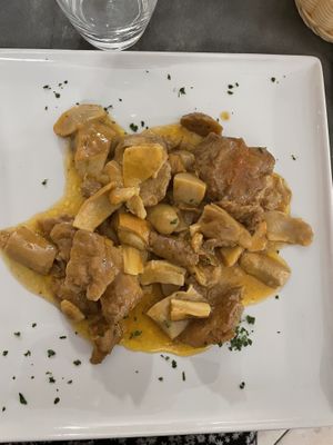 Scaloppina di seitan con funghi porcini  at La Posteria Ristorante Pizzeria in Viareggio