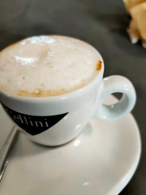 Caffè macchiato soia, non è banale averlo al ristorante at La Posteria Ristorante Pizzeria in Viareggio