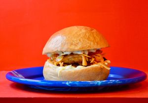 Veggy burger with sweat potato rosti and jackfruit nuggets at OTÉ in Paris