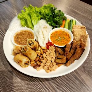 Ming salad soooooo good!  at YOD in Haymarket