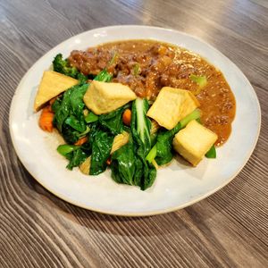 Par long song (mixed veggies with satay sause at YOD in Haymarket