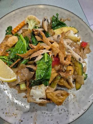 Pad si ew $18.90: lovely wok hei, lots of different types of fake meat at YOD in Haymarket