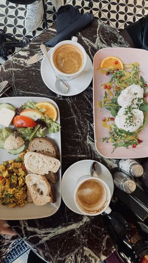  Tofu Scramble & eggs Benedict   at Dicke Lilli Gutes Kind in Mainz