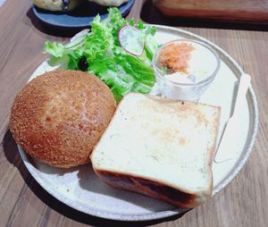 Vegan Bread, Toast + Mini Salad at Poitrie in Nagoya