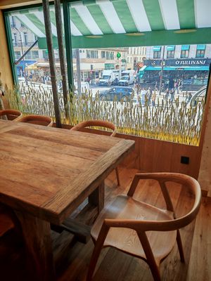 Table at Land & Monkeys - Grands Boulevards in Paris