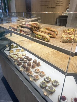 Sandwiches and tarts  at Land & Monkeys - Grands Boulevards in Paris
