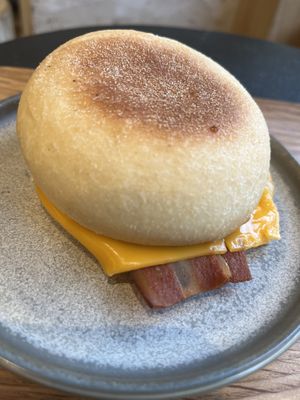 Muffin bacon cheddar with La Vie bacon so YUM warmed up with the cheese melted. Very impressed with their cheddar cheese. Might be best dupe yet for me    at Land & Monkeys - Grands Boulevards in Paris