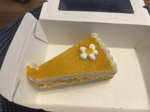 Mango coco cake   at Hi Vegan in Vienna