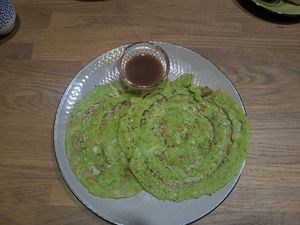 Linsen "Pancakes" mit Tamarind chutney at Aaharveda in Braunschweig