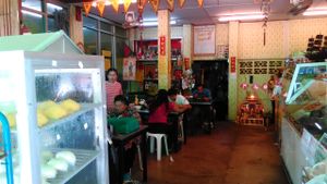 Inside restaurant at Jae Tom in Surat Thani