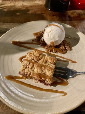 Apple crumble, part of the December deal. Very tasty! The caramel contains peanut butter.  at Vegan Pizza Bar  in Utrecht