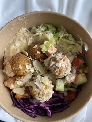 Mediteran Bowl at Green & Go in Paris