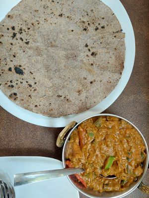 Vegan Veg Hyderabadi (250 INR + 5%) and Gluten Free Multi Grain Chapati (60 INR + 5%) at Rasa Dhatu in Mysore