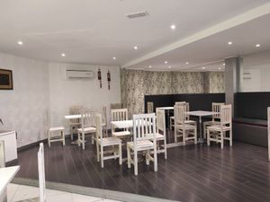 Inside at Cafe y Té Pacífico in Salamanca